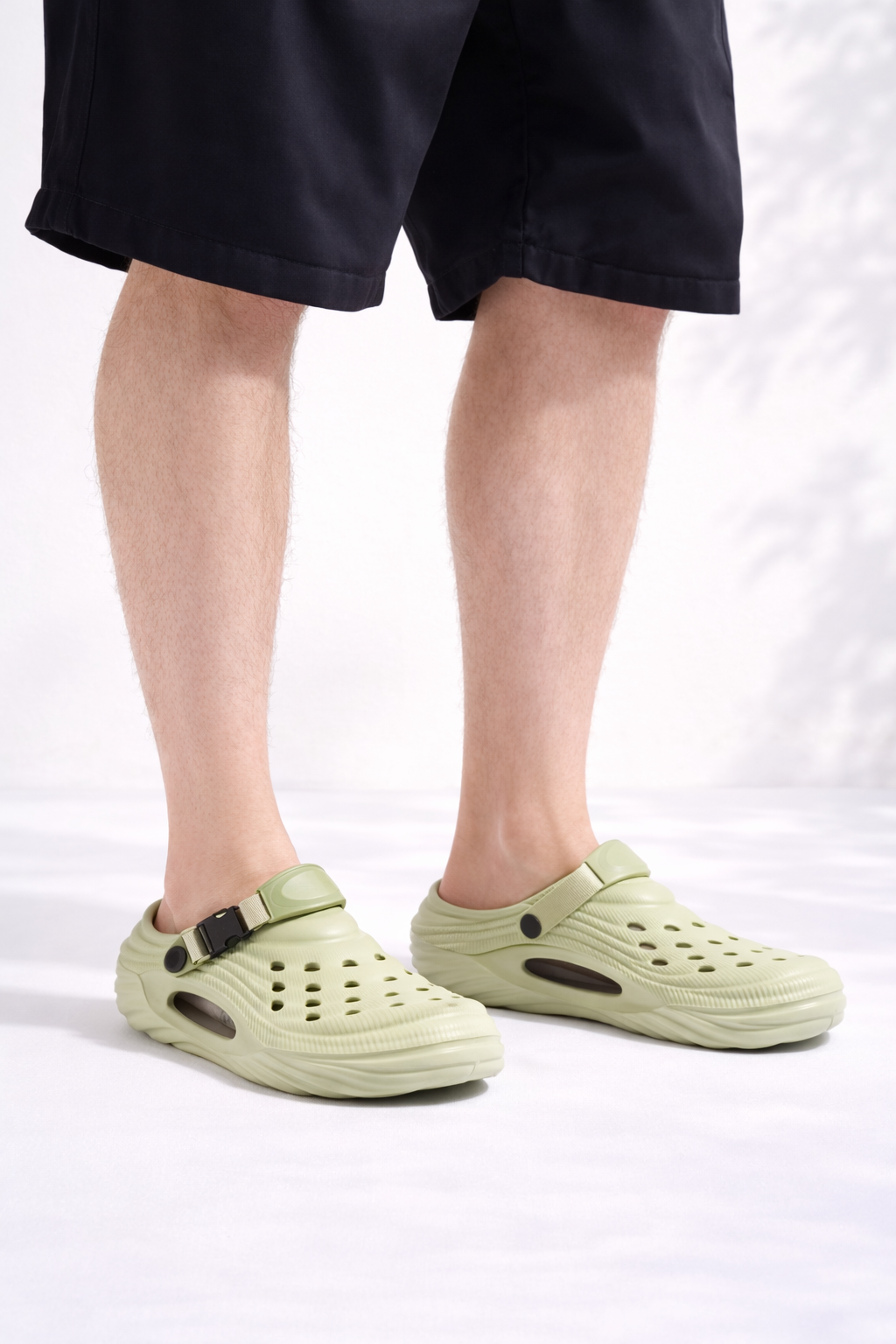 Tilo | Atmungsaktive Slip-On Pantoletten